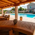 Bozini Dvori- Villa With Pool, Sauna , Jacuzzi And Multifunkcional Sport Court