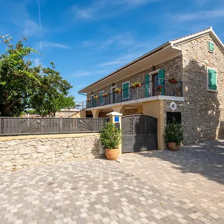 Bozini Dvori- With Pool, Sauna , Jacuzzi And Multifunkcional Sport Court فيلة بيوغْغاد نا موغو