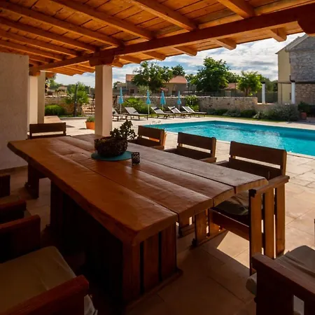 Bozini Dvori- With Pool, Sauna , Jacuzzi And Tennis Court *