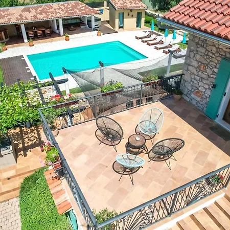 Bozini Dvori- With Pool, Sauna , Jacuzzi And Multifunkcional Sport Court *