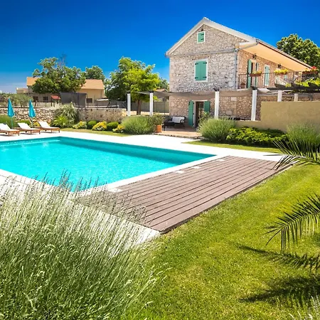 Bozini Dvori- With Pool, Sauna , Jacuzzi And Tennis Court Villa *
