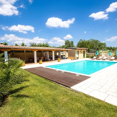 Bozini Dvori- With Pool, Sauna , Jacuzzi And Multifunkcional Sport Court Villa