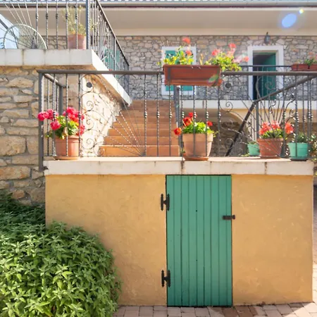 Bozini Dvori- With Pool, Sauna , Jacuzzi And Multifunkcional Sport Court Villa