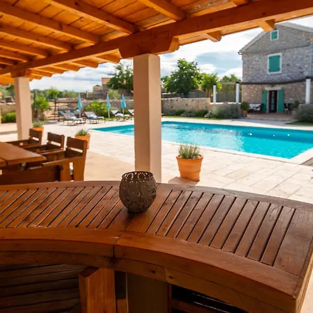 Bozini Dvori- With Pool, Sauna , Jacuzzi And Multifunkcional Sport Court