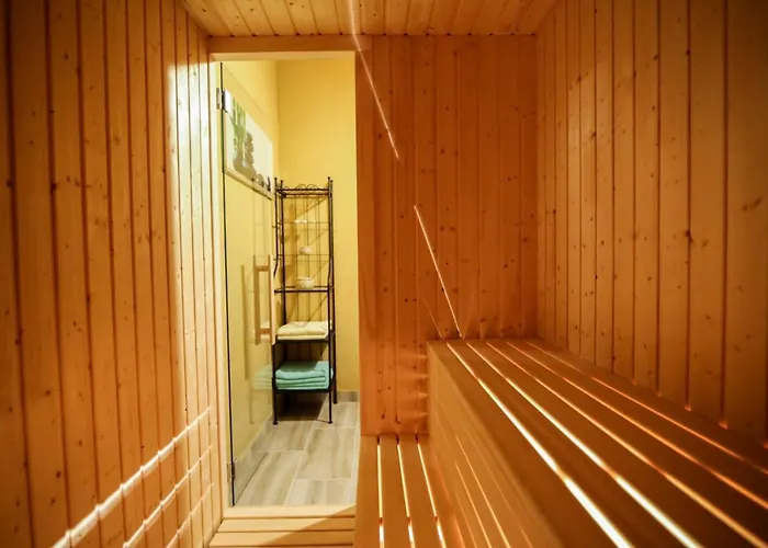 Bozini Dvori- With Pool, Sauna , Jacuzzi And Tennis Court 비오그라드나모루