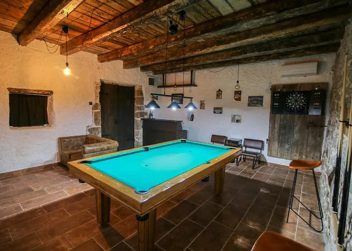 빌라 Bozini Dvori- With Pool, Sauna , Jacuzzi And Tennis Court 비오그라드나모루