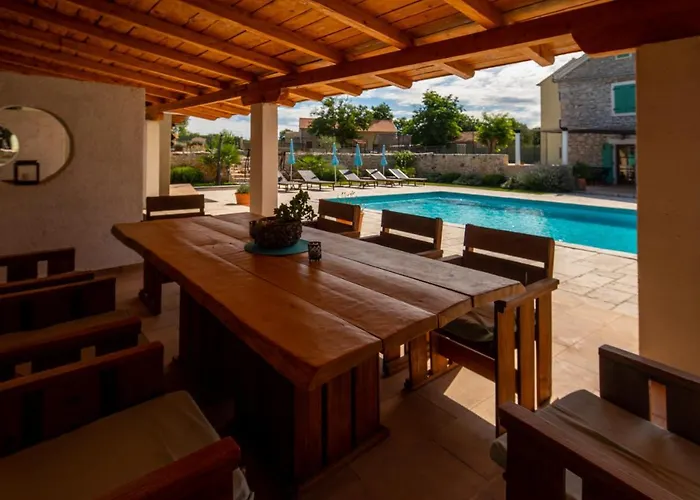 Bozini Dvori- With Pool, Sauna , Jacuzzi And Tennis Court *