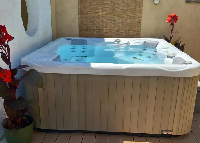 Bozini Dvori- With Pool, Sauna , Jacuzzi And Tennis Court *