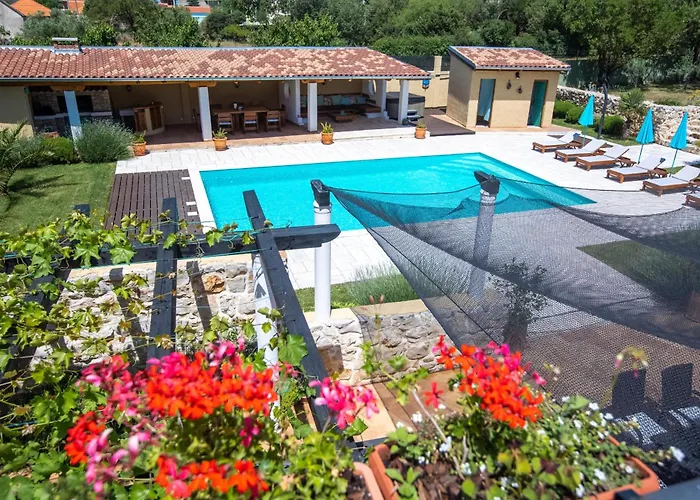 Bozini Dvori- With Pool, Sauna , Jacuzzi And Tennis Court Villa *