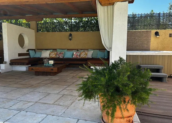 Bozini Dvori- With Pool, Sauna , Jacuzzi And Tennis Court 빌라 *