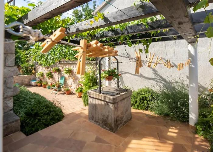 빌라 Bozini Dvori- With Pool, Sauna , Jacuzzi And Tennis Court *