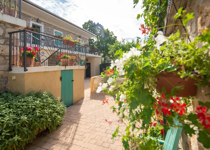 Bozini Dvori- With Pool, Sauna , Jacuzzi And Tennis Court *