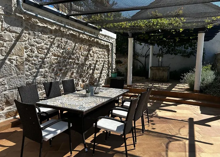 Bozini Dvori- With Pool, Sauna , Jacuzzi And Tennis Court * 비오그라드나모루