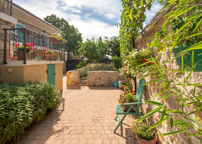 Bozini Dvori- With Pool, Sauna , Jacuzzi And Tennis Court Villa