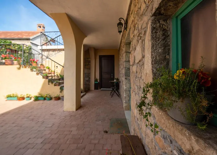 빌라 Bozini Dvori- With Pool, Sauna , Jacuzzi And Tennis Court