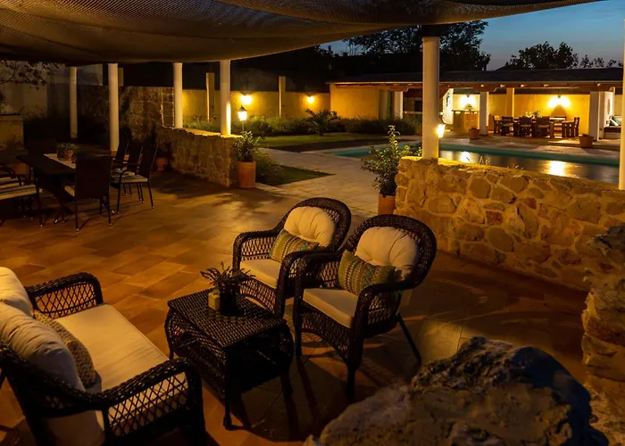 빌라 Bozini Dvori- With Pool, Sauna , Jacuzzi And Tennis Court