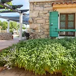 빌라 Bozini Dvori- Villa With Pool, Sauna , Jacuzzi And Multifunkcional Sport Court *