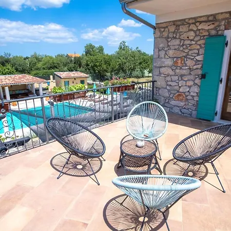 Bozini Dvori- With Pool, Sauna , Jacuzzi And Tennis Court Villa *