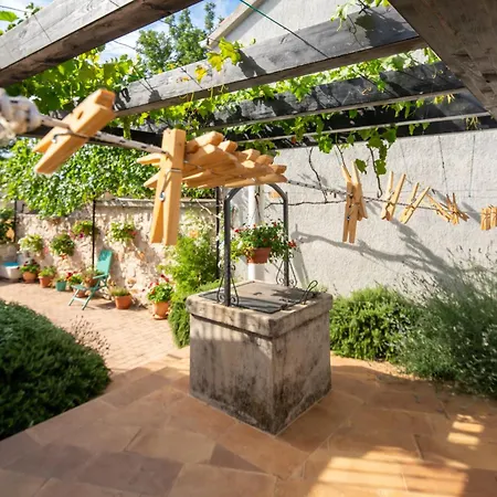 Villa Bozini Dvori- With Pool, Sauna , Jacuzzi And Tennis Court *