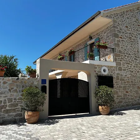 Villa Bozini Dvori- With Pool, Sauna , Jacuzzi And Tennis Court *