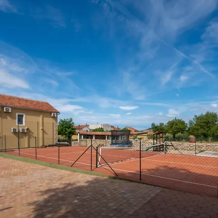 Villa Bozini Dvori- With Pool, Sauna , Jacuzzi And Tennis Court Weißenburg