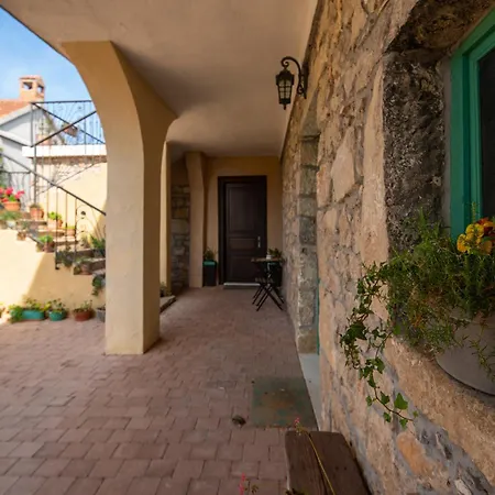 Villa Bozini Dvori- With Pool, Sauna , Jacuzzi And Tennis Court