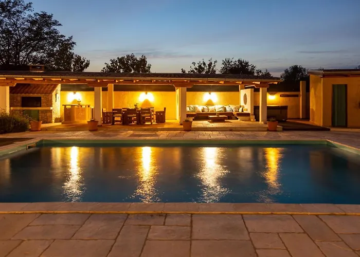 Вилла Bozini Dvori- With Pool, Sauna , Jacuzzi And Tennis Court Биоград-на-Мору
