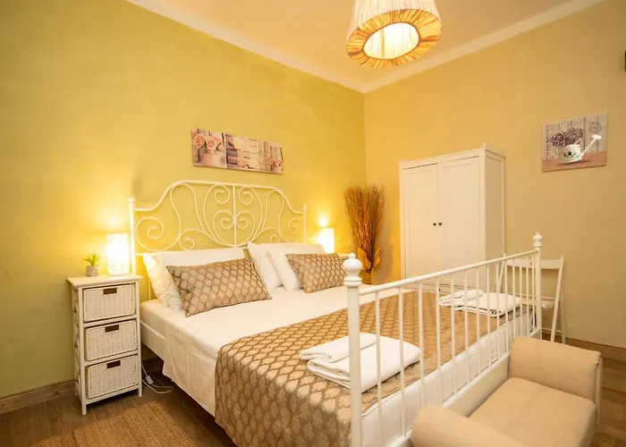 Вилла Bozini Dvori- With Pool, Sauna , Jacuzzi And Tennis Court Биоград-на-Мору