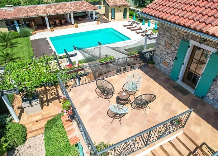 Bozini Dvori- With Pool, Sauna , Jacuzzi And Tennis Court *