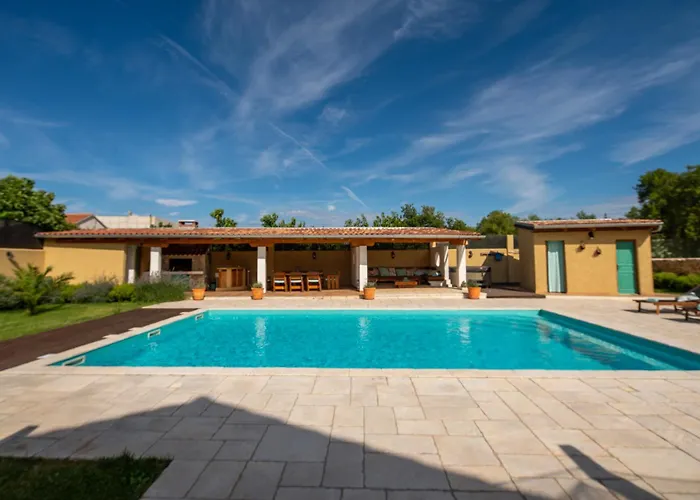 Bozini Dvori- With Pool, Sauna , Jacuzzi And Tennis Court Вилла *