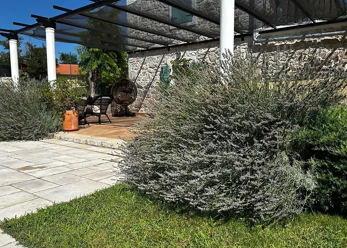 Bozini Dvori- With Pool, Sauna , Jacuzzi And Tennis Court Биоград-на-Мору