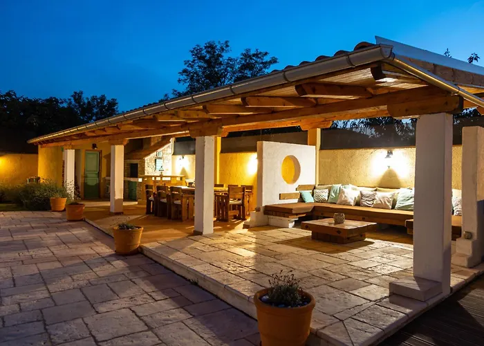 Bozini Dvori- With Pool, Sauna , Jacuzzi And Tennis Court *
